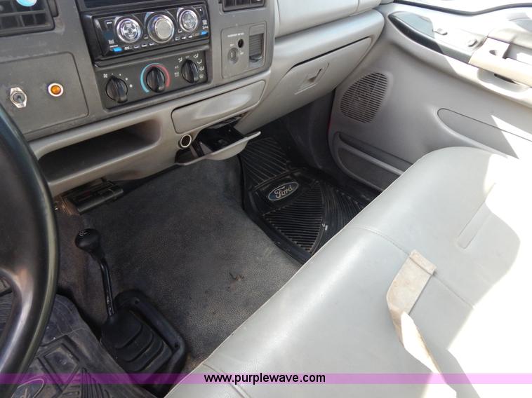 image for item I1105 1999 Ford F350 Super Duty pickup truck