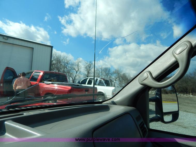 image for item I1105 1999 Ford F350 Super Duty pickup truck