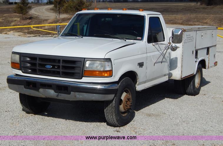 image for item I1106 1997 Ford F350 XL utility truck