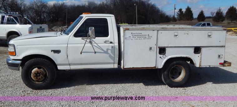 image for item I1106 1997 Ford F350 XL utility truck