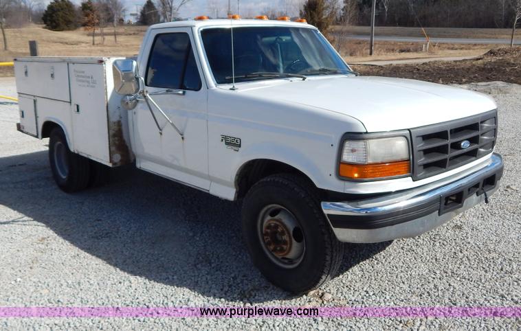 image for item I1106 1997 Ford F350 XL utility truck