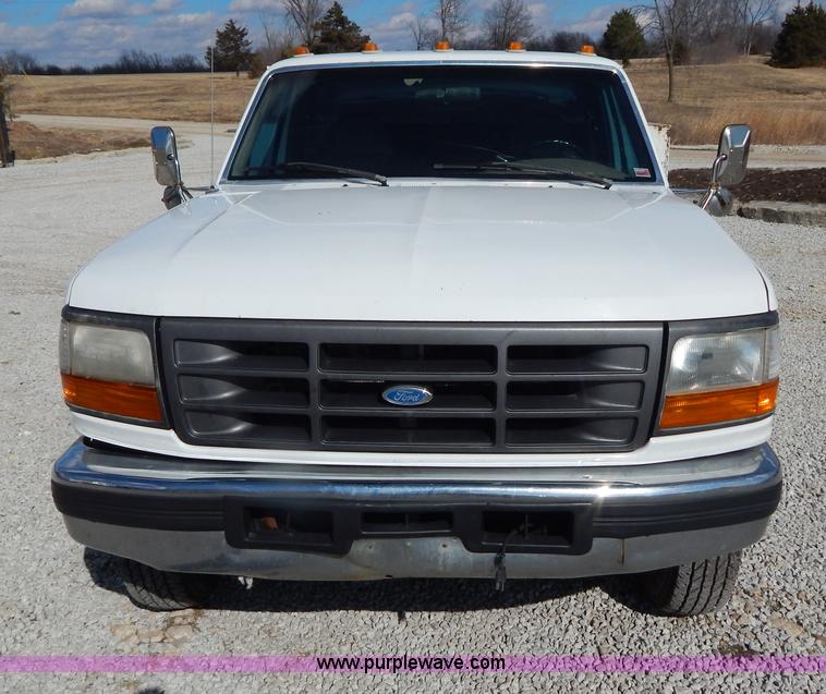 image for item I1106 1997 Ford F350 XL utility truck