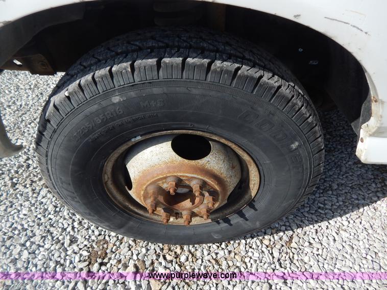 image for item I1106 1997 Ford F350 XL utility truck