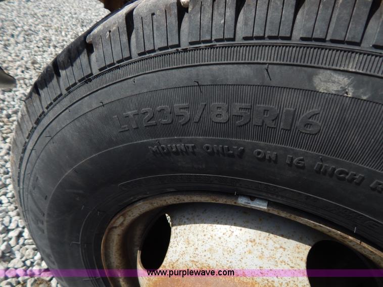 image for item I1106 1997 Ford F350 XL utility truck