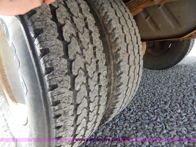 image for item I1106 1997 Ford F350 XL utility truck