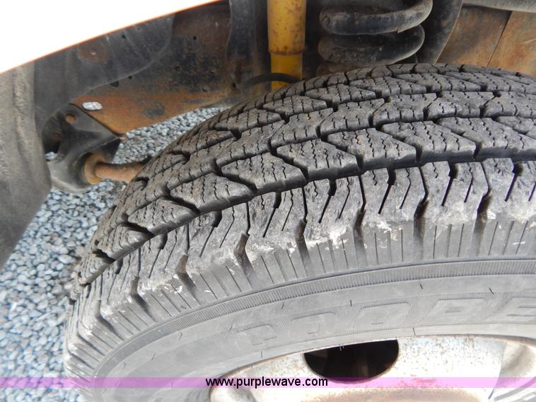 image for item I1106 1997 Ford F350 XL utility truck