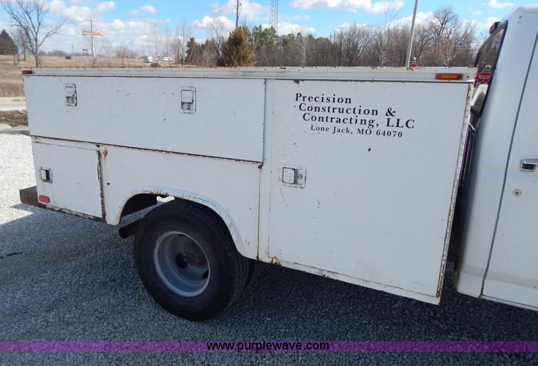 image for item I1106 1997 Ford F350 XL utility truck