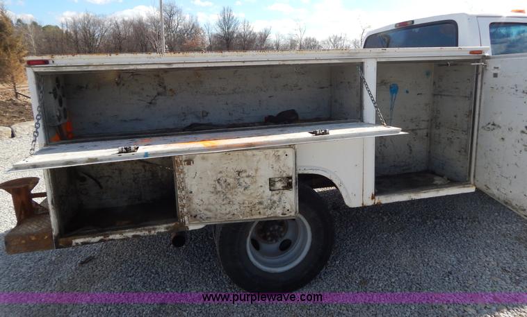 image for item I1106 1997 Ford F350 XL utility truck