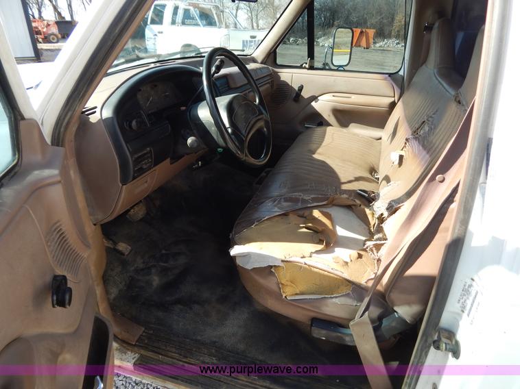 image for item I1106 1997 Ford F350 XL utility truck