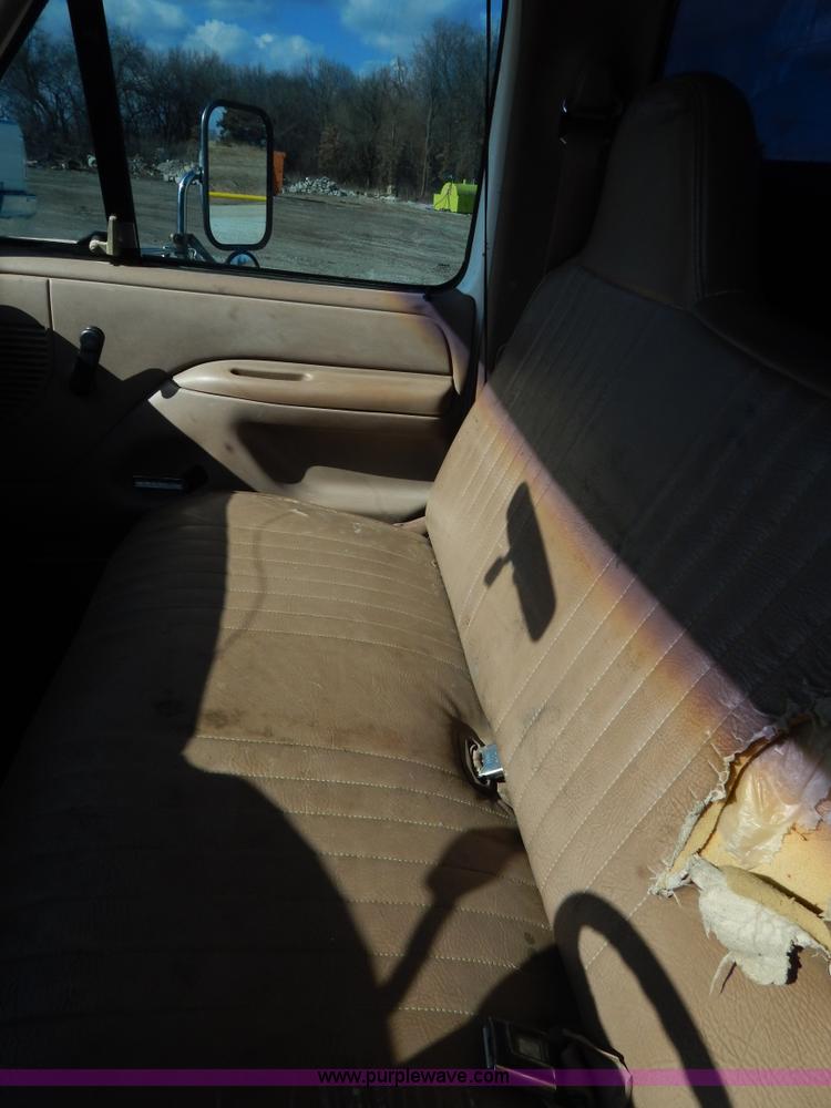 image for item I1106 1997 Ford F350 XL utility truck