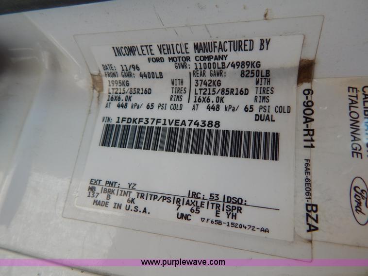 image for item I1106 1997 Ford F350 XL utility truck