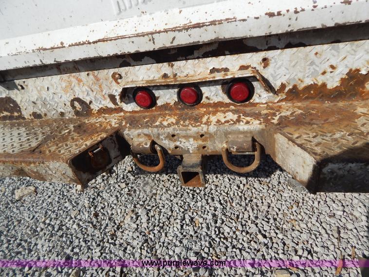 image for item I1106 1997 Ford F350 XL utility truck