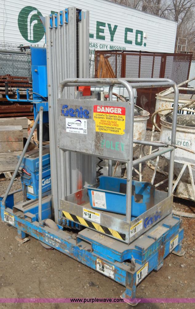 image for item I1138 Genie IWR-24 single man lift