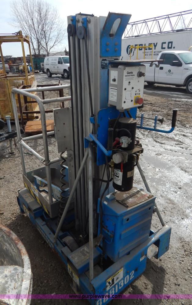 image for item I1138 Genie IWR-24 single man lift