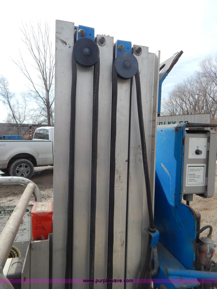 image for item I1138 Genie IWR-24 single man lift