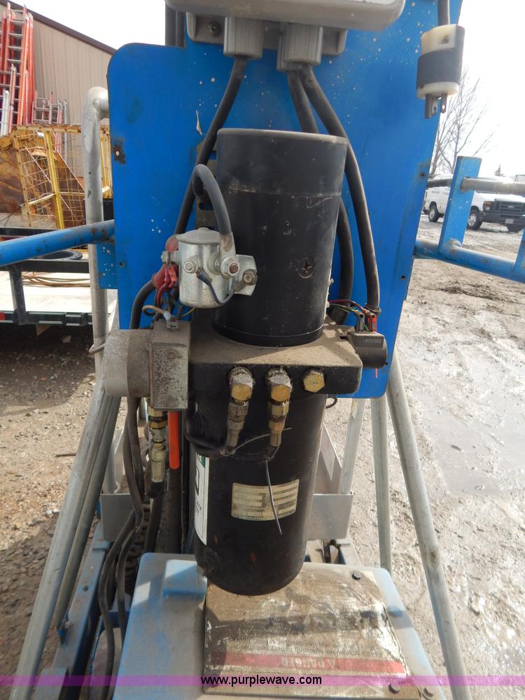 image for item I1138 Genie IWR-24 single man lift