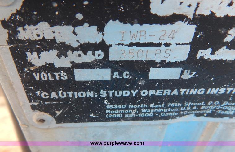 image for item I1138 Genie IWR-24 single man lift