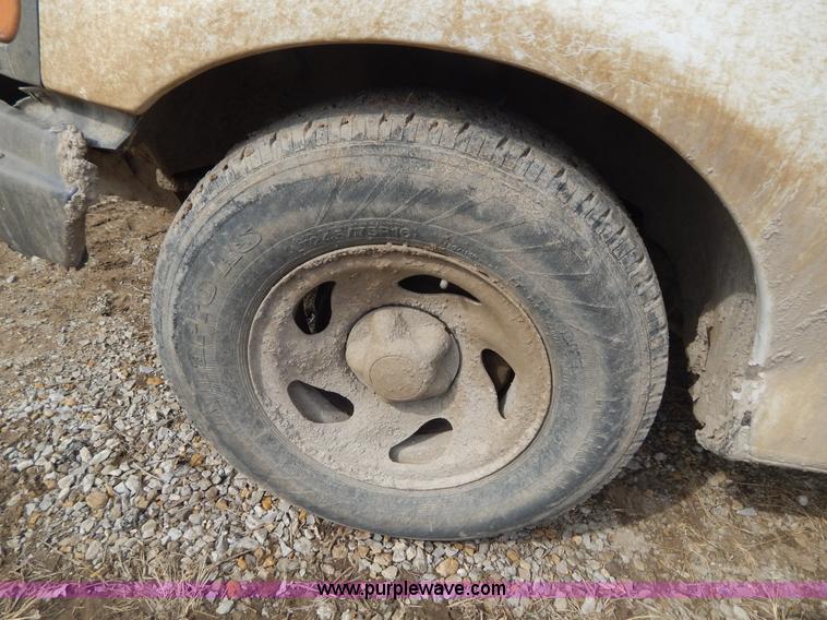 image for item I1139 2003 Ford F150 pickup truck