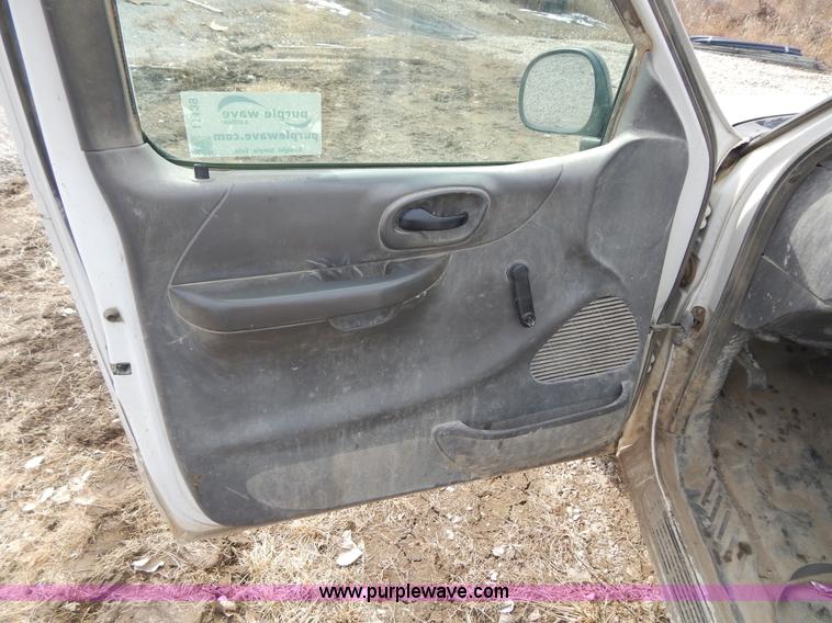 image for item I1139 2003 Ford F150 pickup truck