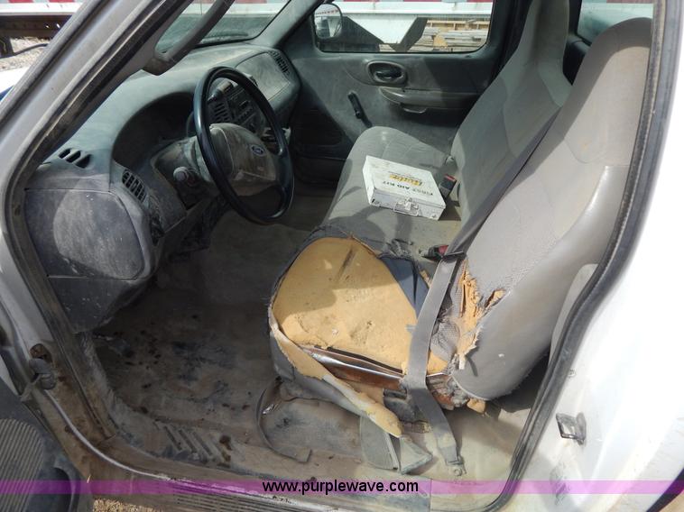 image for item I1139 2003 Ford F150 pickup truck