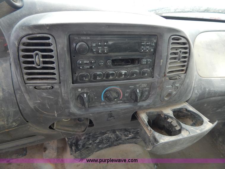 image for item I1139 2003 Ford F150 pickup truck