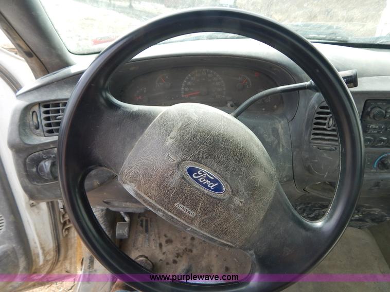 image for item I1139 2003 Ford F150 pickup truck