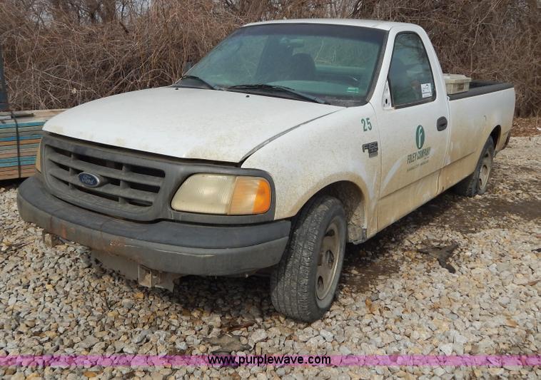 image for item I1141 2002 Ford F150 pickup truck