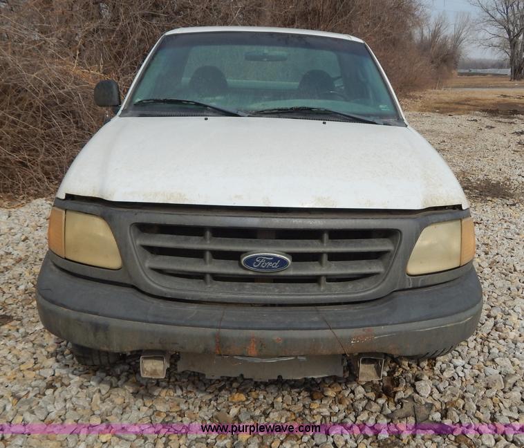 image for item I1141 2002 Ford F150 pickup truck