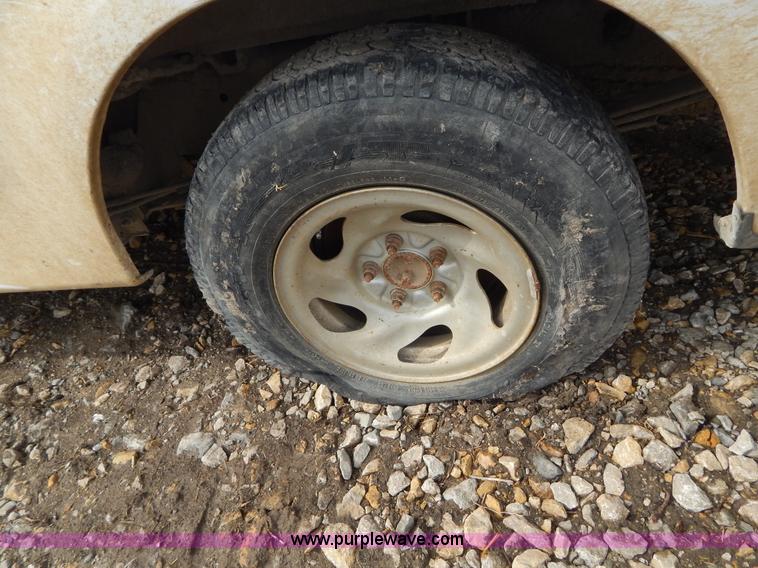 image for item I1141 2002 Ford F150 pickup truck