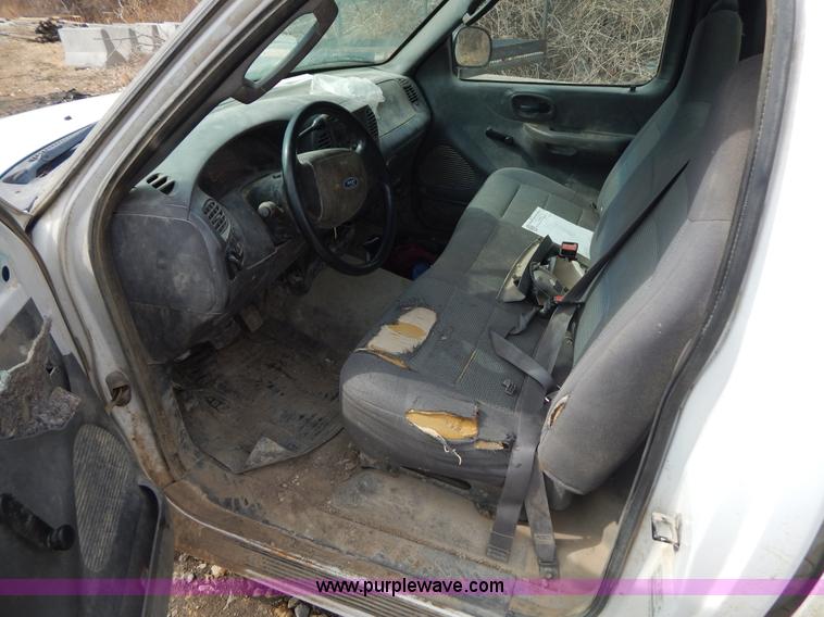 image for item I1141 2002 Ford F150 pickup truck