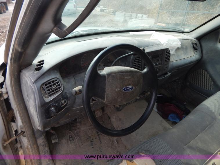 image for item I1141 2002 Ford F150 pickup truck