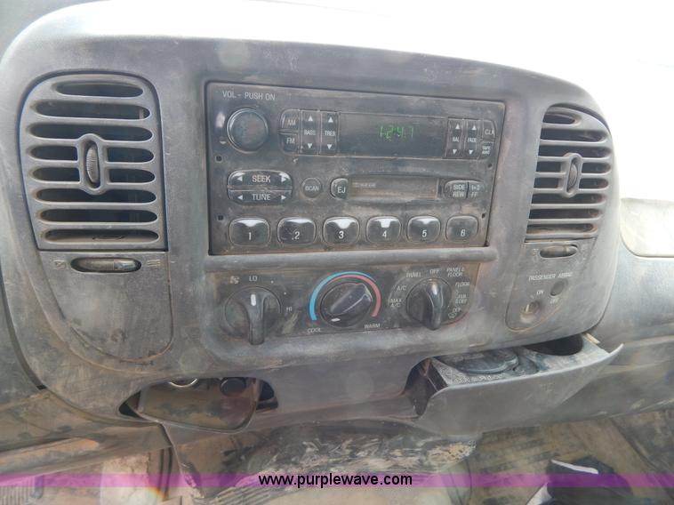 image for item I1141 2002 Ford F150 pickup truck