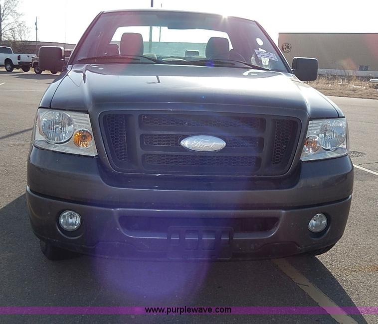 image for item I3738 2006 Ford F150 STX Flareside pickup truck