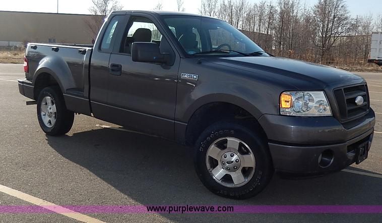 image for item I3738 2006 Ford F150 STX Flareside pickup truck