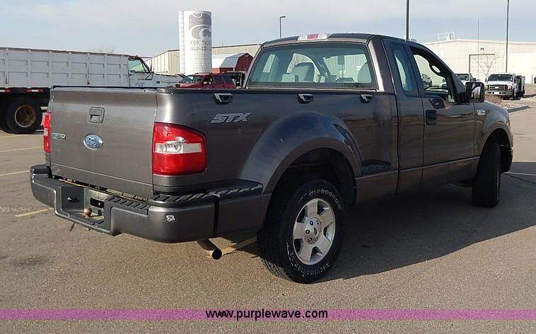 image for item I3738 2006 Ford F150 STX Flareside pickup truck