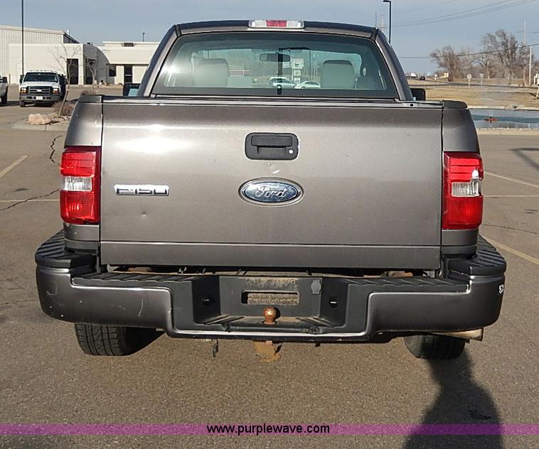 image for item I3738 2006 Ford F150 STX Flareside pickup truck