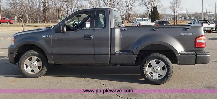 image for item I3738 2006 Ford F150 STX Flareside pickup truck