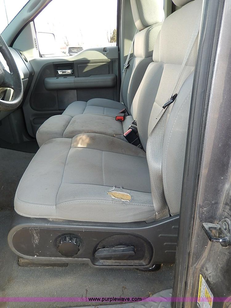 image for item I3738 2006 Ford F150 STX Flareside pickup truck