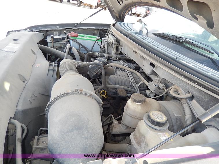 image for item I3738 2006 Ford F150 STX Flareside pickup truck