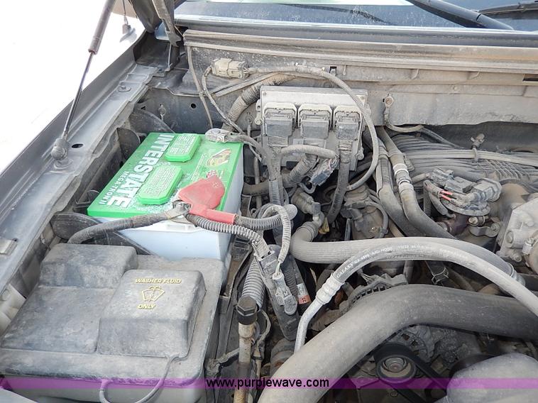 image for item I3738 2006 Ford F150 STX Flareside pickup truck