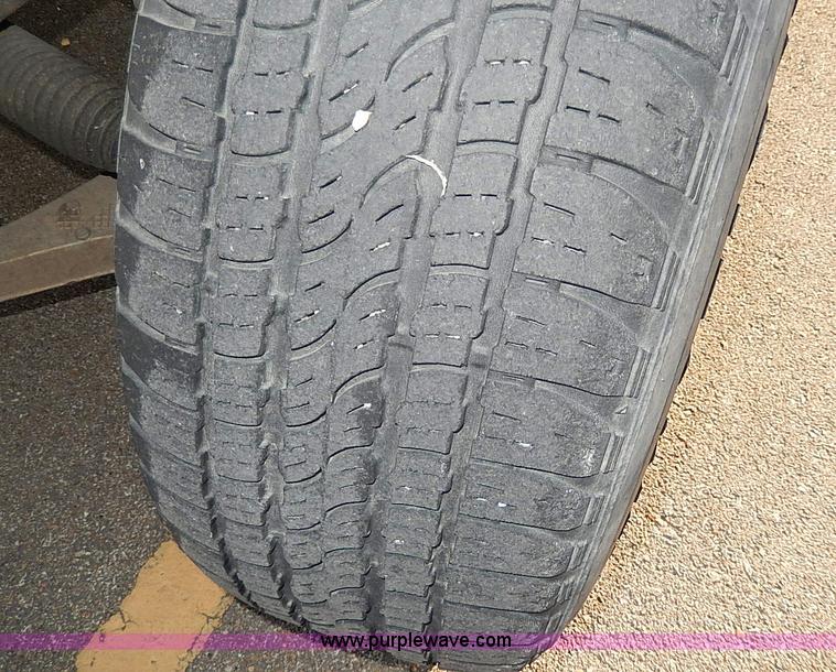 image for item I3738 2006 Ford F150 STX Flareside pickup truck