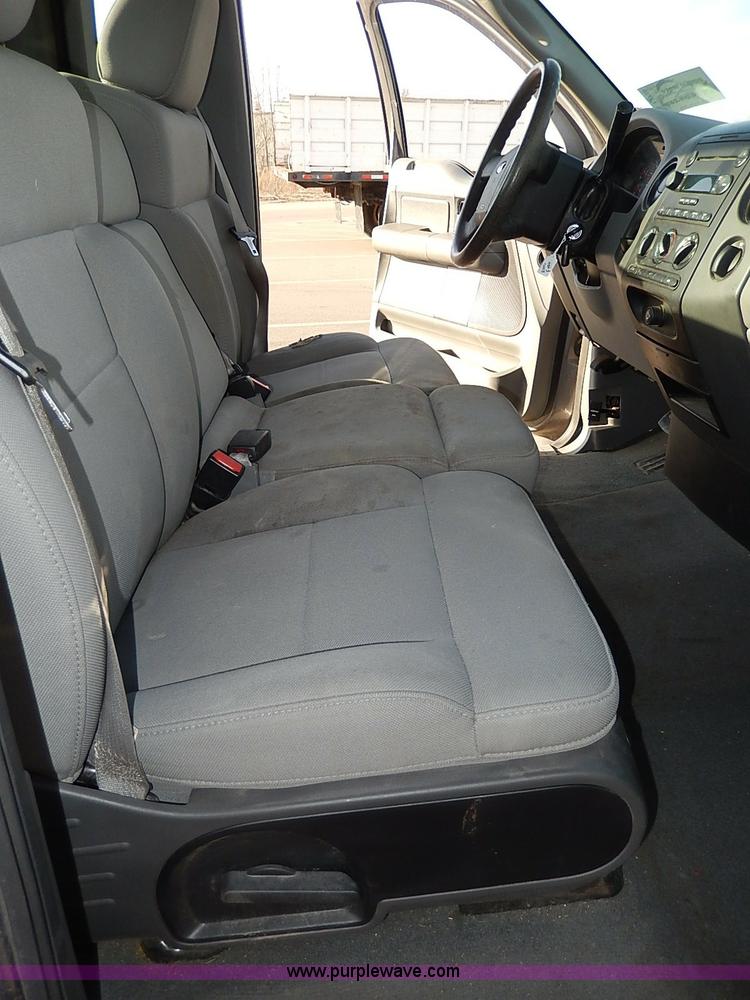 image for item I3738 2006 Ford F150 STX Flareside pickup truck