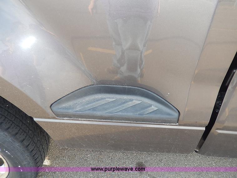 image for item I3738 2006 Ford F150 STX Flareside pickup truck