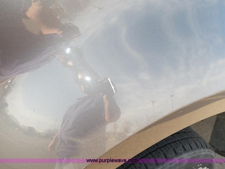 image for item I3738 2006 Ford F150 STX Flareside pickup truck