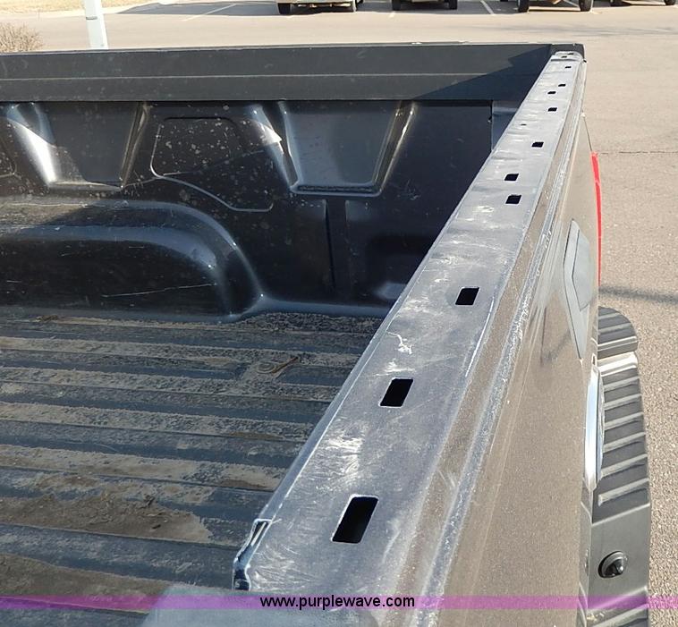 image for item I3738 2006 Ford F150 STX Flareside pickup truck