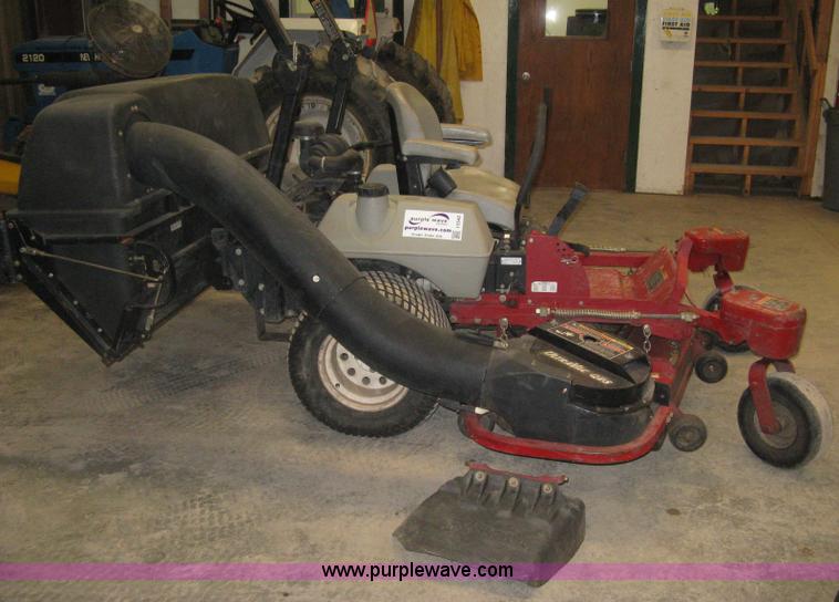 image for item I5542 2007 Exmark Lazer Z zero turn mower with bagger