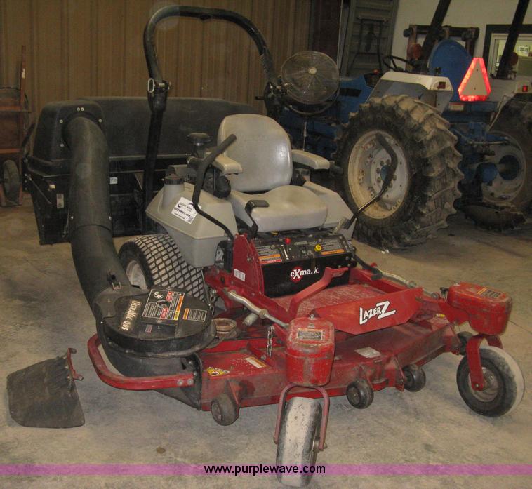 image for item I5542 2007 Exmark Lazer Z zero turn mower with bagger