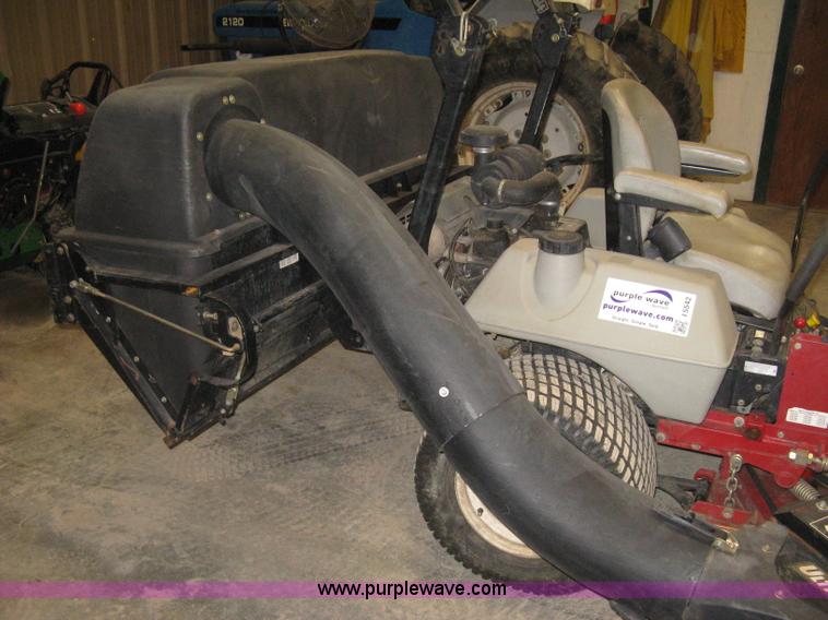 image for item I5542 2007 Exmark Lazer Z zero turn mower with bagger