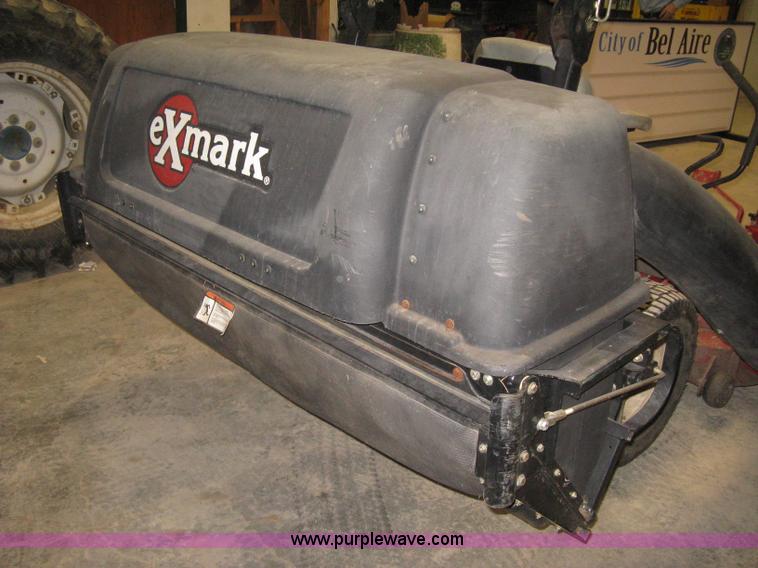 image for item I5542 2007 Exmark Lazer Z zero turn mower with bagger