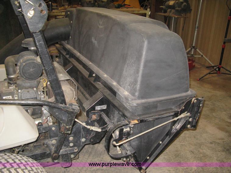 image for item I5542 2007 Exmark Lazer Z zero turn mower with bagger